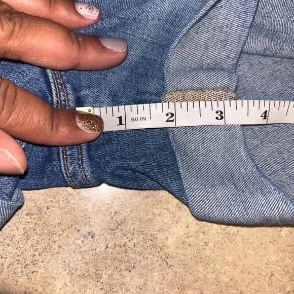 Hudson Jeans Blue Jean Shorts “Croxley” Mid-Rise Fitted